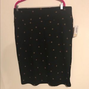 Black/gold polkadot pencil skirt (fits like 1x/2x)